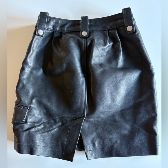 FRAME Black Lamb Leather Skirt with Zipper Detail - Picture 9 of 16